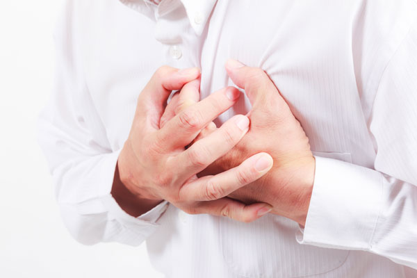 Cách thoát hiểm khi đau tim